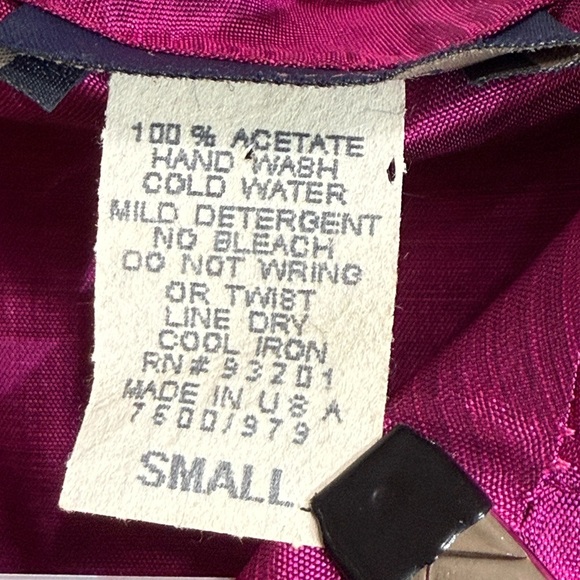 Career Blouse Magenta 3/4 Sleeve Button Up Size Small - Picture 4 of 5